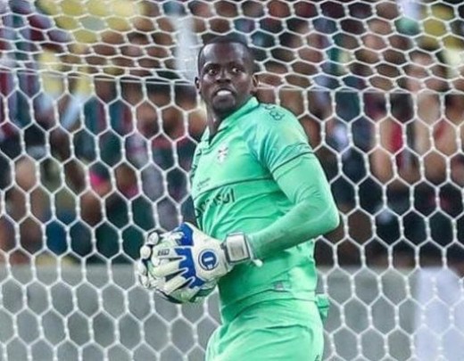 CAÍQUE - Apenas na sua quinta atuação com a camisa gremista, o goleiro entrou no intervalo e foi muito bem em duas bolas para evitar, no momento, o empate do Leão. Nota: 7. - Foto: Lucas Uebel/Grêmio FBPA