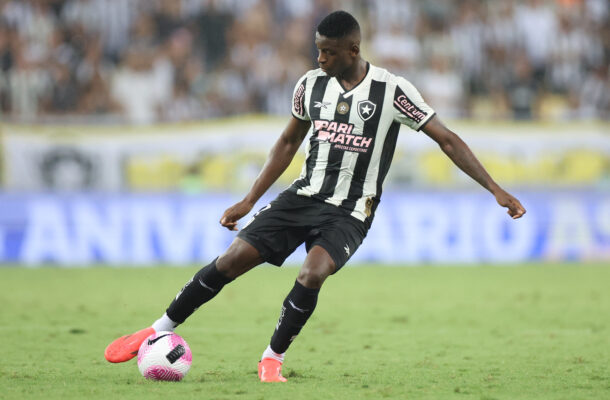 LUIZ HENRIQUE - Um pouco displicente no primeiro tempo, não conseguiu ser eficiente pelo lado. NOTA: 5.5. Foto: Vitor Silva/Botafogo