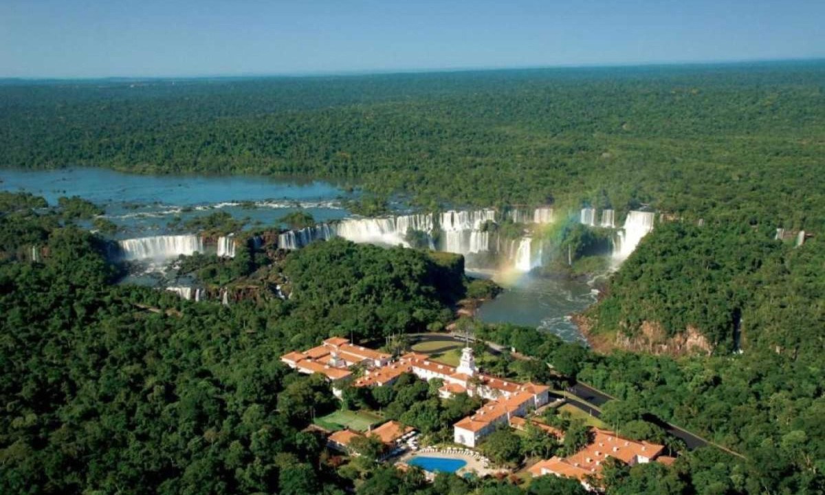 Hotel das Cataratas fica dentro do Parque Nacional das Cataratas do Iguaçu, Patrimônio pela Unesco -  (crédito: Belmond/Divulgação)