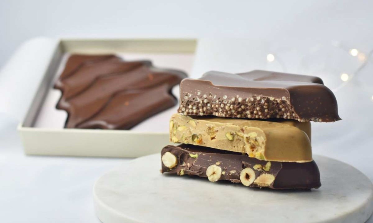 A árvore de Natal se transforma em "turrón" de chocolate com castanhas e frutas secas -  (crédito: Pera Limonera/Divulgação)