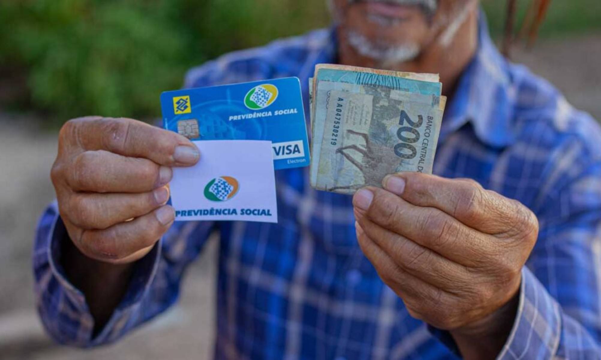 Como os brasileiros pretendem gastar a segunda parcela do 13º salário?