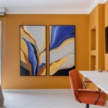 As cores vibrantes transformam os ambientes e trazem vitalidade para a casa (Projeto: escritório Cristiane Schiavoni | Imagem: Rafael Renzo) - (crédito: EdiCase) As cores vibrantes transformam os ambientes e trazem vitalidade para a casa (Projeto: escritório Cristiane Schiavoni | Imagem: Rafael Renzo) - (crédito: EdiCase)