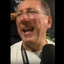 John  Textor em casa durante o sorteio dos grupos do Super Mundial de Clubes -  (crédito: Foto: Reprodução)