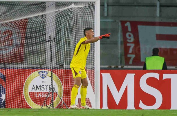 ROCHET - Não teve culpa no gol de Savarino, que foi no canto. O arqueiro teve uma boa atuação, entretanto não evitou o revés. NOTA: 5,5. Foto: Ricardo Duarte / Internacional