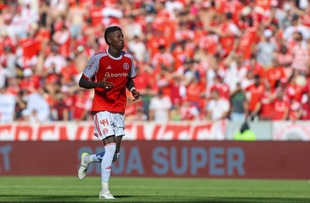 VITÃO - Teve uma desatenção no gol do adversário, pois não conseguiu coibir a finalização de Savarino,que teve liberdade para finalizar. NOTA: 5,0. Foto: Rafael Rodrigues/EC Bahia