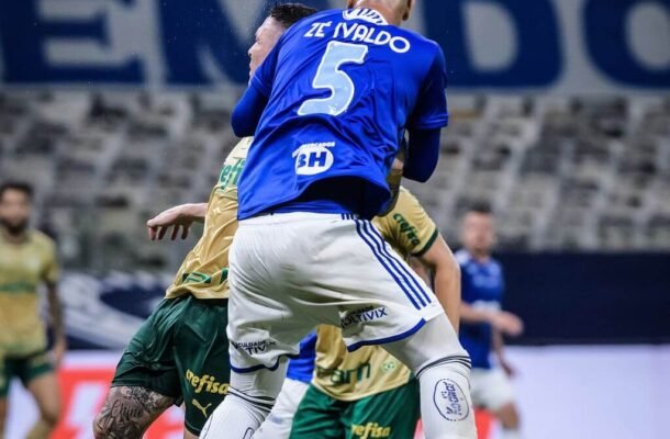 ZÉ IVALDO – Assim como João Marcelo, perdeu disputas importantes, principalmente diante de Estêvão, quando tentou ajudar Marlon. NOTA 5,0 -  Foto: Gustavo Aleixo/Cruzeiro