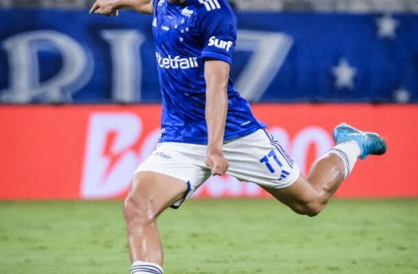 JAPA â?? Perdido em campo. NÃ£o conseguiu criar ofensivamente e tambÃ©m nÃ£o esteve bem fechando a intermediÃ¡ria defensiva. NOTA 4,5 -  Foto: Gustavo Aleixo/Cruzeiro