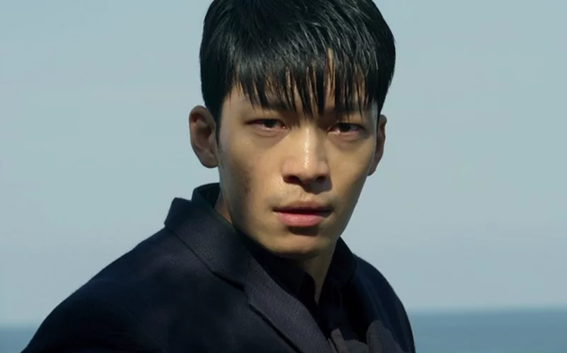 Wi Ha-joon Ã© um ator sul-coreano em ascensÃ£o, conhecido por suas performances em dramas e filmes (uma delas em 