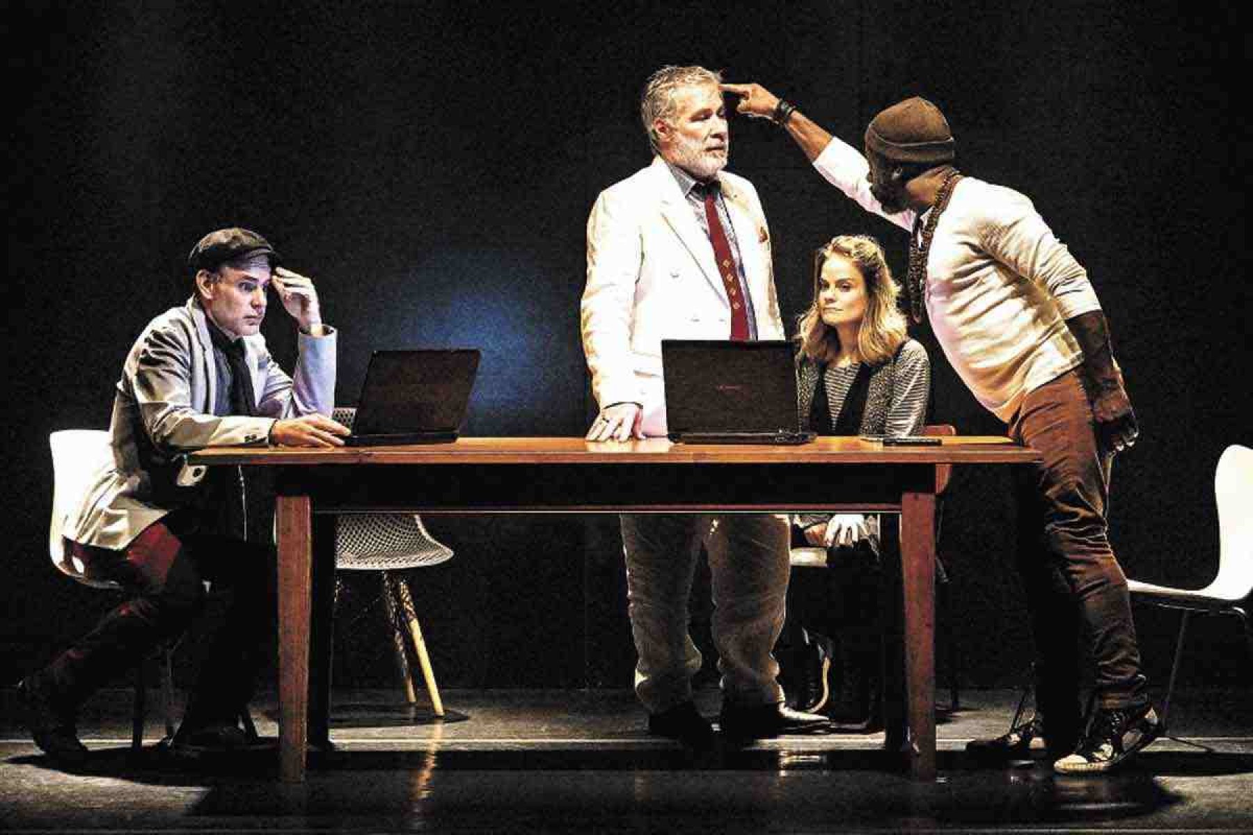 Peça 'Sangue', que usa o teatro como metáfora, estreia hoje em BH