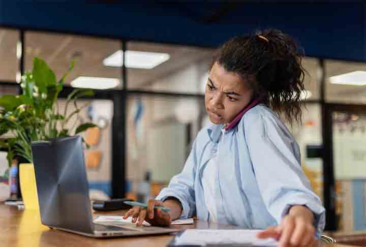 Assistente administrativo - A repetição de tarefas, sem agregar qualquer novidade no dia a dia, é um dos pontos que causam lamentação. O outro é o baixo salário. 