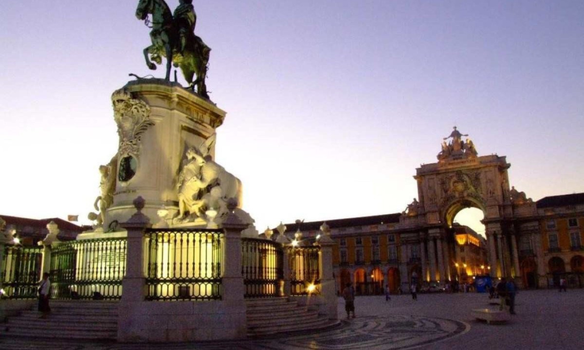 Praça do Comércio, em Lisboa, um dos destinos mais visitados na capital portuguesa -  (crédito: Carlos Altman/EM)