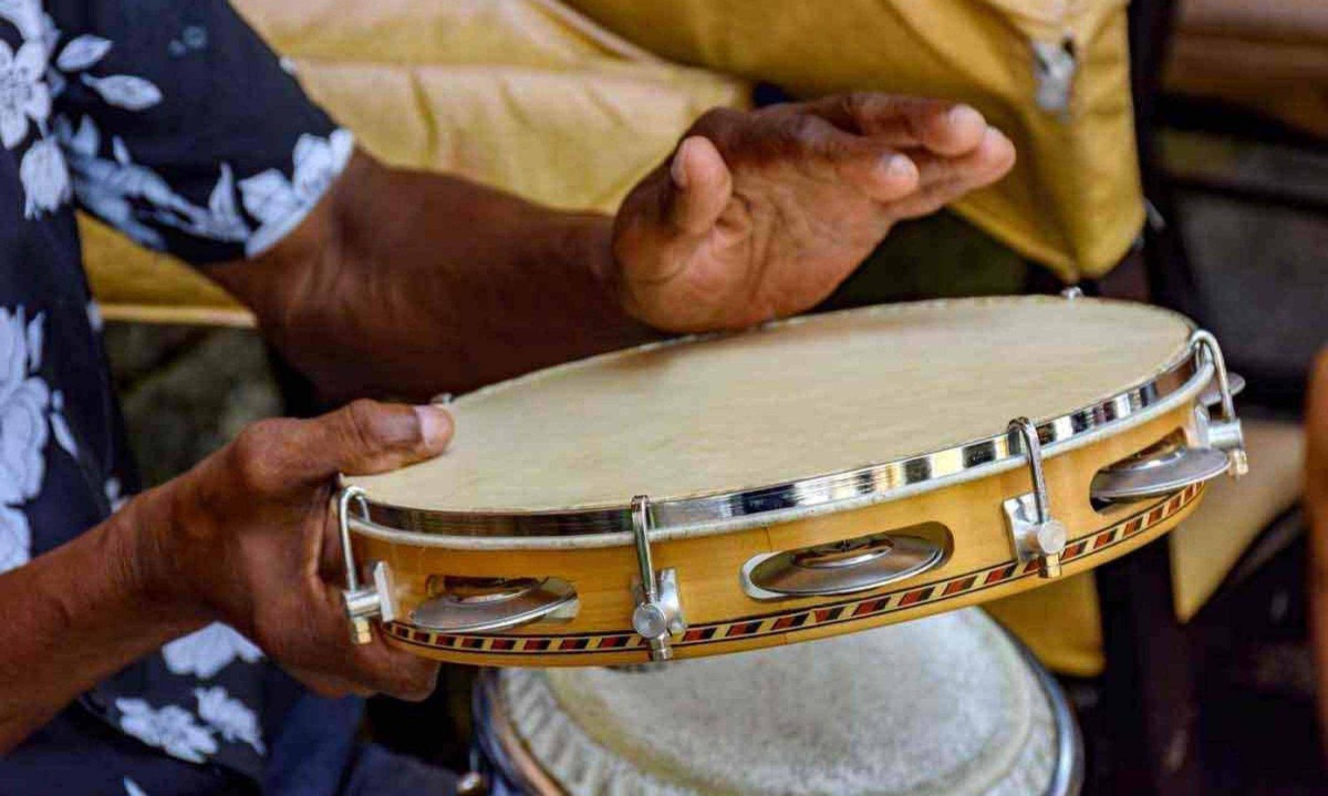 Tocando pandeiro -  (crédito: Istockphoto)