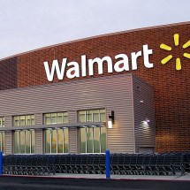 Funcionária fatura R$ 6 milhões na loteria após trabalhar na folga - Walmart Corporate/Wikimedia Commons