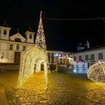 Cidades de Minas capricham nas luzes de Natal e esperam visitantes - CAROL PESSOA/PREFEITURA DE MARIANA/DIVULGAÇÃO