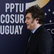 Milei propõe 'flexibilizar' Mercosul para buscar acordos 'convenientes' - EITAN ABRAMOVICH/AFP