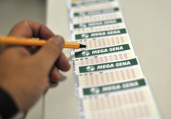 Mega-Sena acumula e vai a R$ 100 milhões; 8 mineiros acertam a quina
