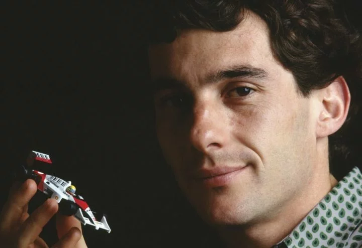 Em homenagem ao piloto e perpetuando seus valores, o Instituto Ayrton Senna foi criado em 1994 por sua irmã Viviane, com o objetivo de transformar a educação de crianças e jovens no Brasil. 