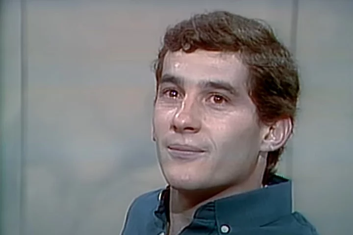 Senna levava a sério também seu compromisso com causas sociais, que o fizeram transcender as barreiras do esporte e da cultura.