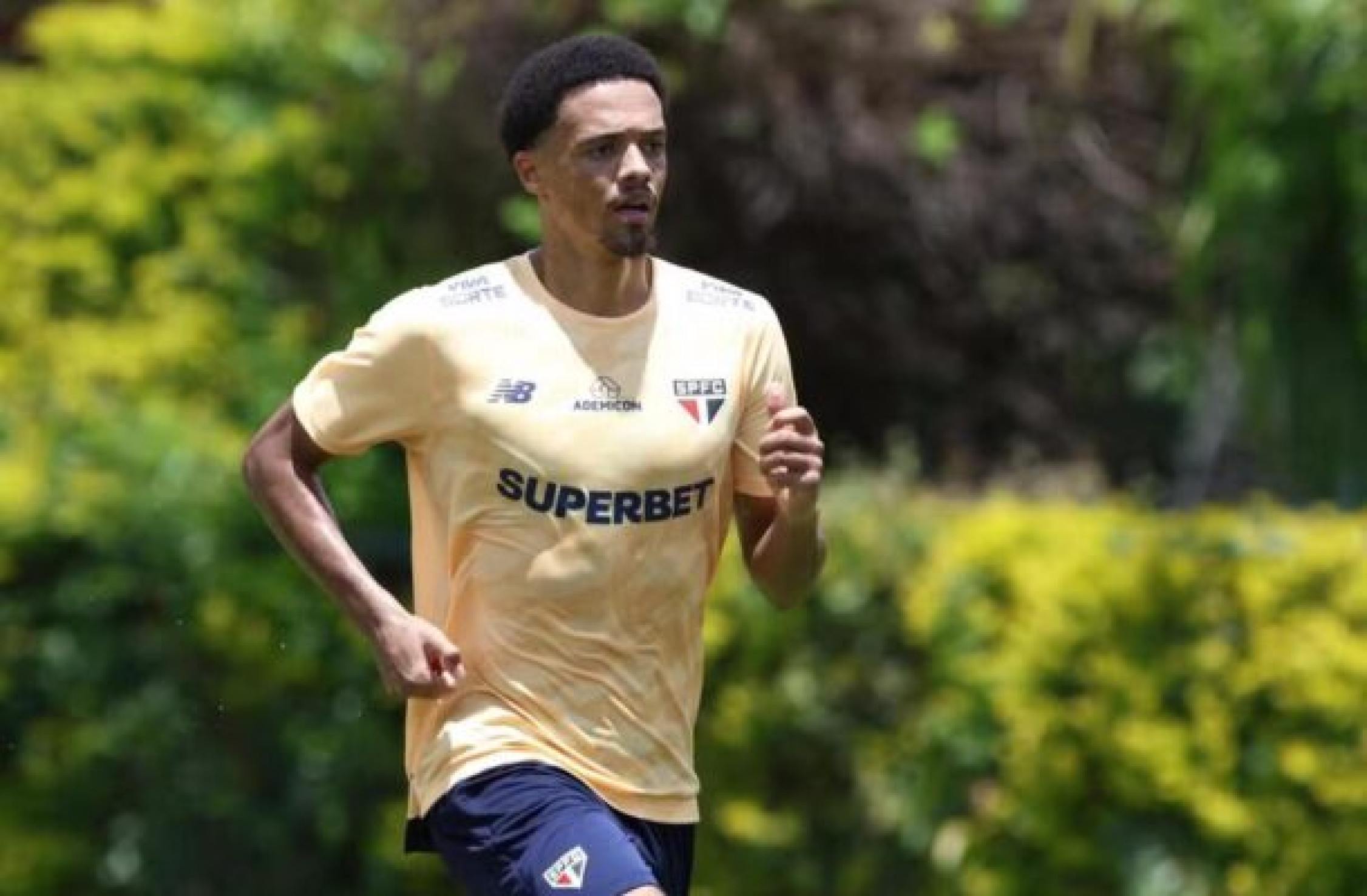 São Paulo pode devolver Jamal e começar 2025 com um lateral-esquerdo