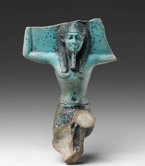 Ele era o marido de Tefnut e pai de Geb, o deus da terra, e Nut, a deusa do céu. Shu também era uma figura essencial na manutenção do universo, representando a luz e a claridade que possibilitavam a vida.