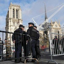 Festa em Paris comemora reabertura da Notre-Dame depois de cinco anos - Dimitar Dilkoff/AFP