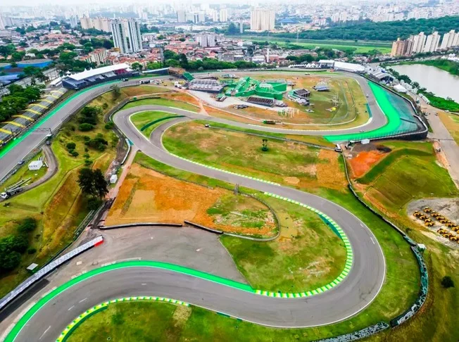 O Autódromo José Carlos Pace, popularmente conhecido como Autódromo de Interlagos, é um dos circuitos de corrida mais famosos e importantes da América Latina, e um dos principais palcos do automobilismo brasileiro.