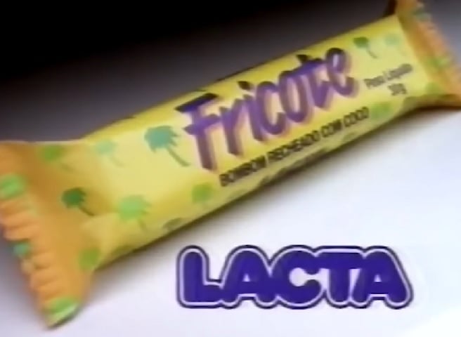 Fricote, da Lacta: Pensando em competir com o clássico Prestígio, a Lacta lançou o bombom Fricote em 1992, que também vinha com recheio de coco. Mais um que não fez sucesso...