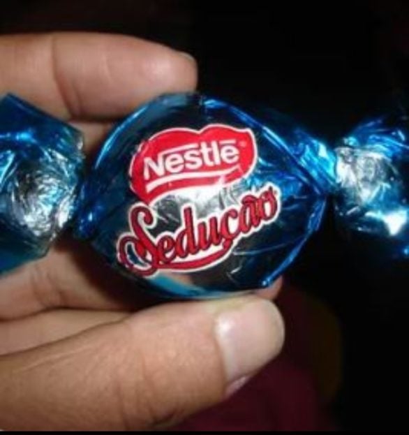 Bombom Sedução, da Nestlé: Esse bombom com recheio de avelã e cobertura de chocolate ao leite ficou pouco tempo nas prateleiras, mas conquistou uma legião de fãs. 