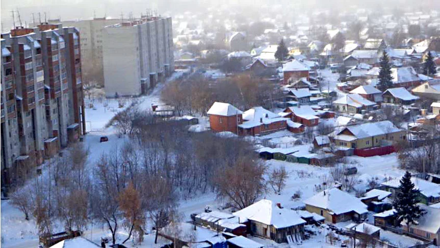 A Sibéria é uma região conhecida mundialmente pelos invernos rigorosos e longos. Fica na Ásia, mas  por ser parte da Rússia é cultural e politicamente associada à Europa. Ocupa 13,5 milhões de km².  Tem várias cidades com temperaturas extremamente frias, sempre abaixo de zero. 