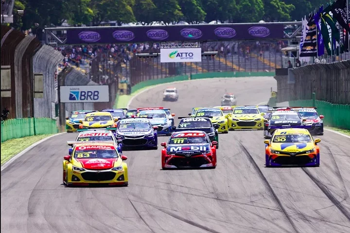 Além da F1, o autódromo recebe competições nacionais e internacionais, como a Stock Car Brasil (foto), o Campeonato Brasileiro de Endurance e provas de kart.