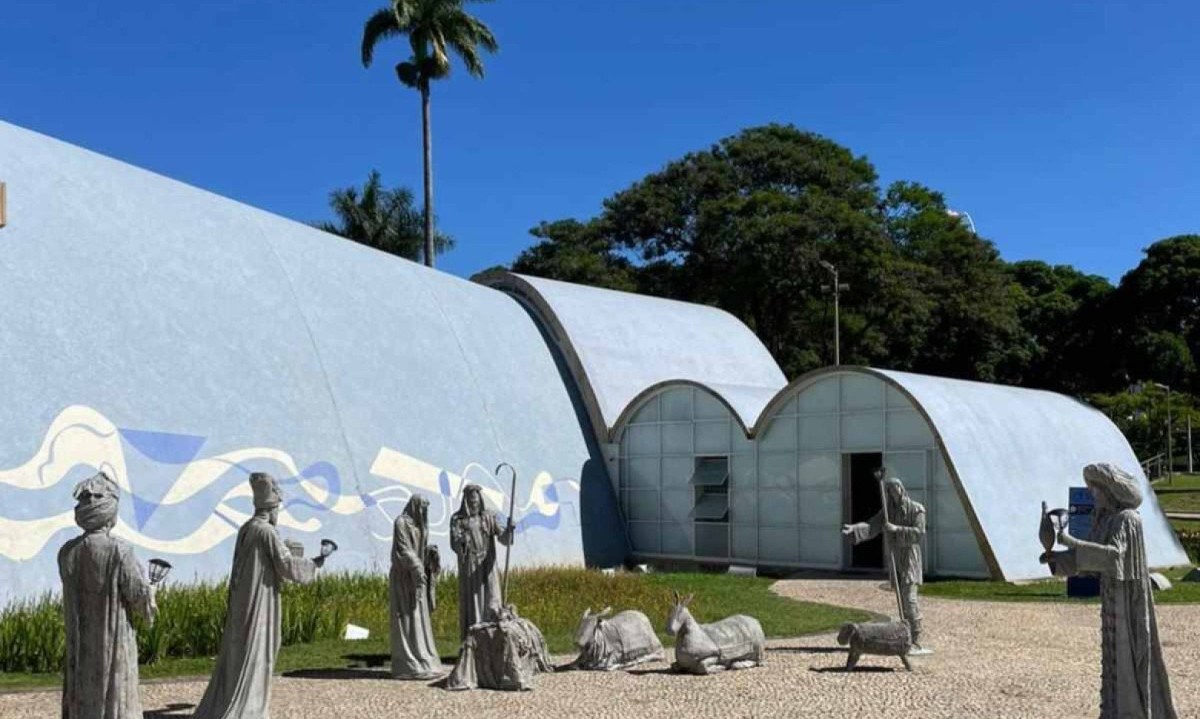 Presépio é composto por 10 personagens: a Sagrada Família, os três reis magos, um pastor, além de três animais -  (crédito: Arquidiocese de BH/Divulgação)