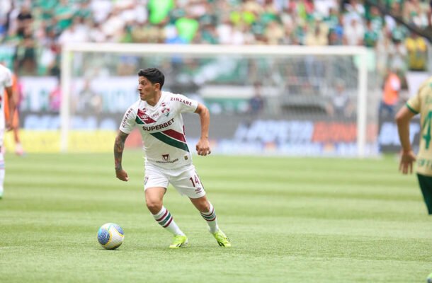 CANO - Lutou bastante na frente, mas a bola chegou em poucas ocasiões para o centroavante estufar a rede ou levar perigo. No primeiro tempo, foi importante para marcar a saída de bola do adversário. NOTA: 5,5. Foto: Marcelo Gonçalves/Fluminense