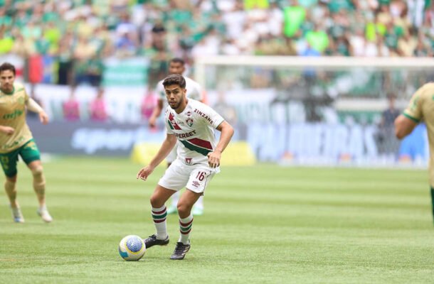 NONATO - Trouxe mais consistência ao setor de meio de campo e ajudou tanto na marcação quanto nas transições ofensivas. Deu um belo passe para o gol de Kevin Serna. Nota: 6,5. Foto: Marcelo Gonçalves/Fluminense