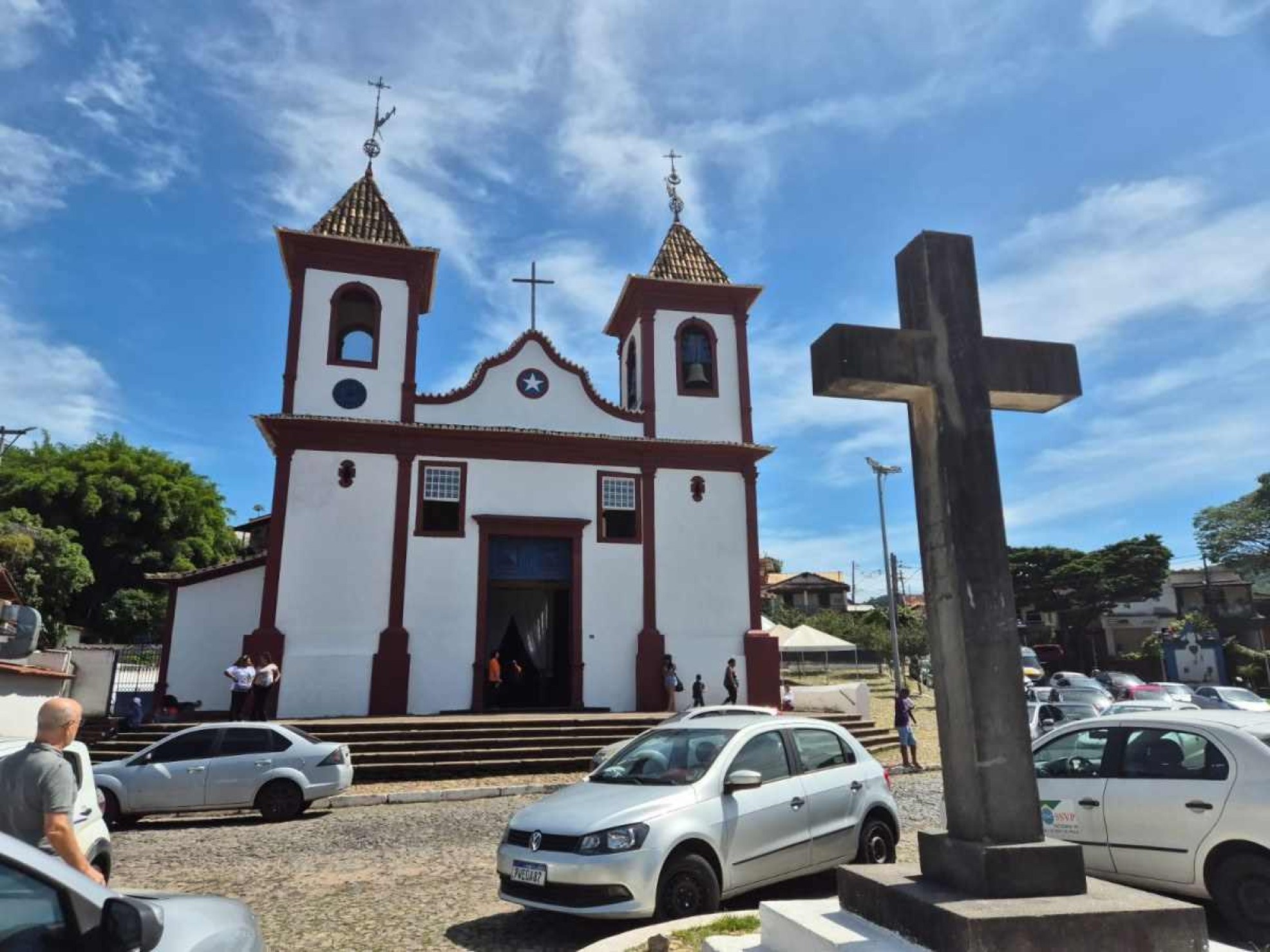  Matriz Nossa Senhora da Conceição, em Sabará, recebeu com festa a imagem de São José de Botas, do século 18, desaparecida do templo católico na Semana Santa de 1947.