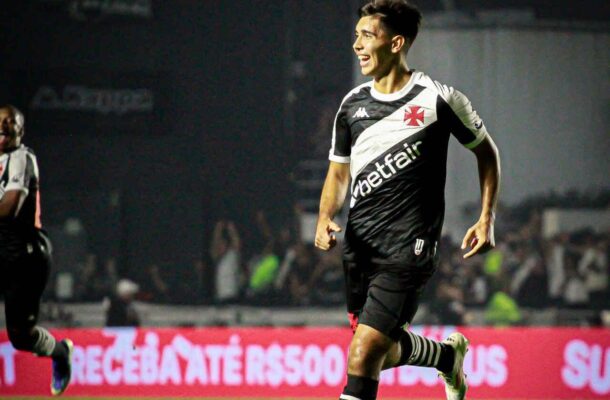 SFORZA - Tentou contribuir na saída de bola, mas pouco fez nos minutos em que esteve em campo. NOTA 6,5. Foto: Matheus Lima/Vasco da Gama