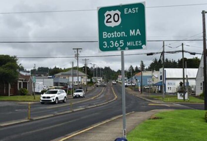 US Route 20 (EUA) - 5.415 km. Começa na US 101, em Newport, e vai até a US Route 2, em Bostonssachusetts. Faz a ligação do Oeste com o Leste dos Estados Unidos. 