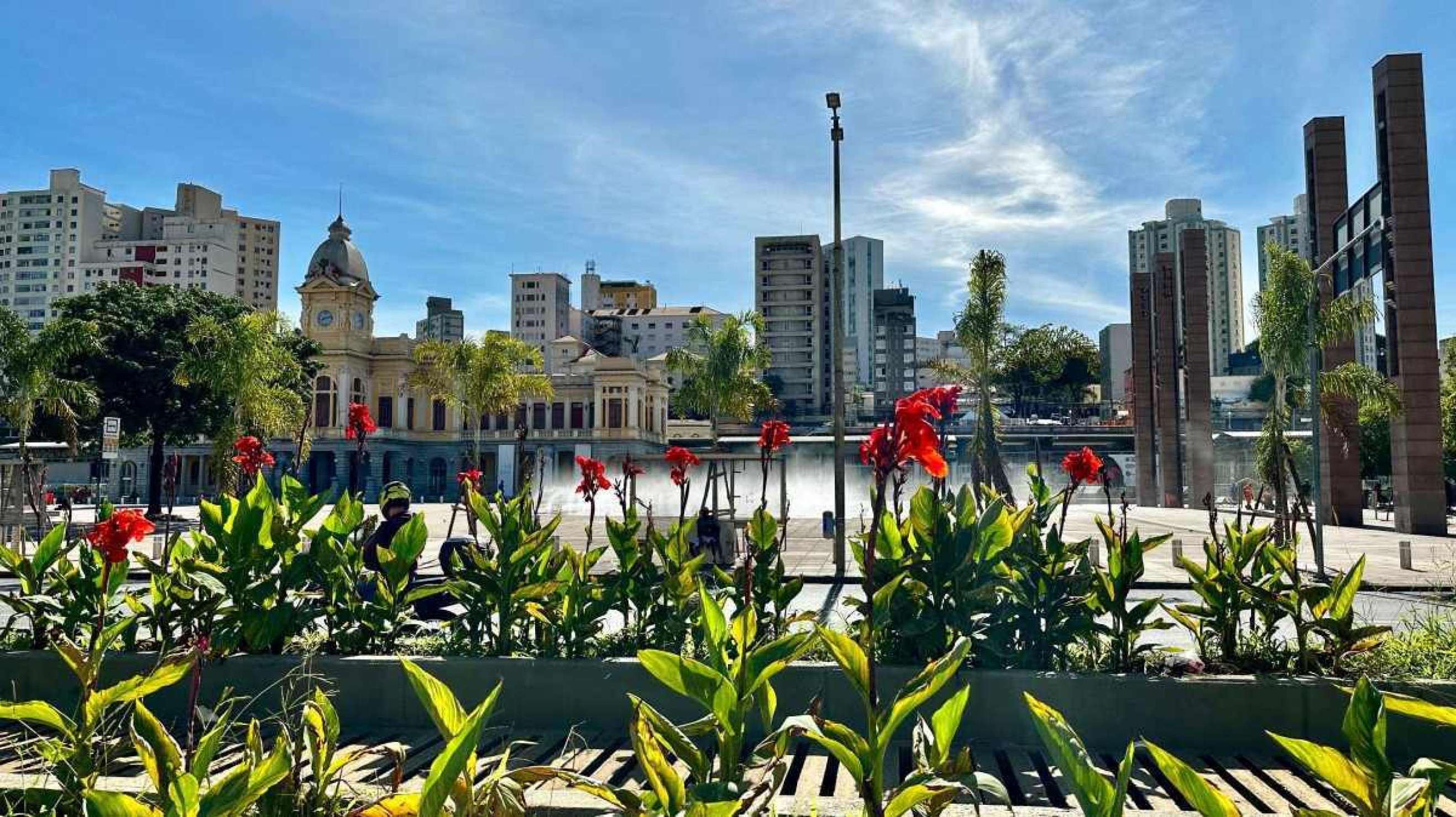 Vai chover ou calor continua? Veja a previsão para este  domingo em BH