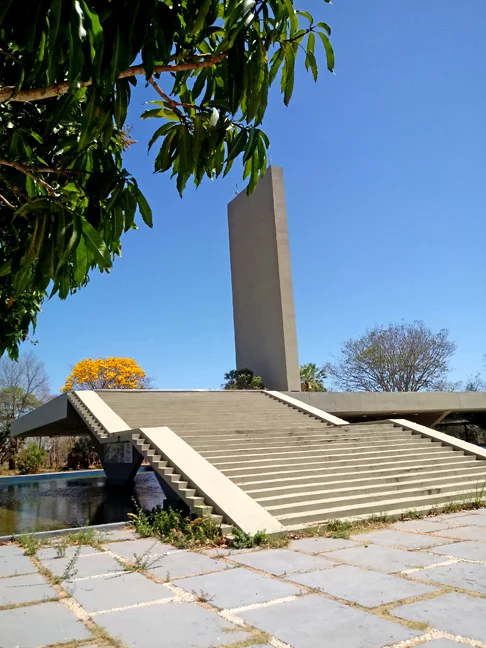 Em 1823, após a independência do Brasil, houve um confronto sangrento entre o povo da região e os portugueses, em busca da consolidação da autonomia: a Batalha do Jenipapo, na Vila de Campo Maior. Um monumento foi construído para marcar a memória dessa luta. 