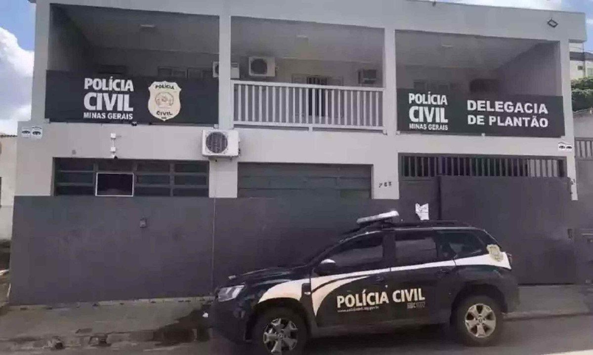 Homem vai à delegacia pedir ajuda e é preso por consumo de drogas e bebida -  (crédito: DivulgaÃ§Ã£o/PCMG)