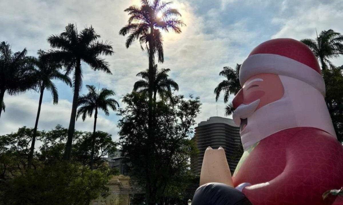 Belo Horizonte terá queda na temperatura ao longo desta semana; termômetros podem registrar 36ºC nesta segunda-feira (9/12) -  (crédito: Jair Amaral/EM/DA Press)