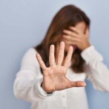 Mulheres, álcool e drogas: estigmas culturais afetam diagnóstico precoce - Freepik