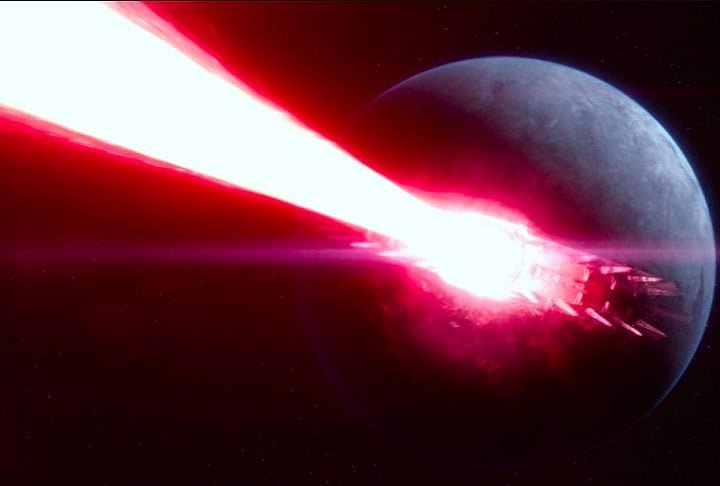 Trata-se de uma estação espacial gigantesca, projetada não apenas como uma base militar, mas também como uma superarma capaz de obliterar planetas inteiros com um único disparo de seu superlaser. -reprodução