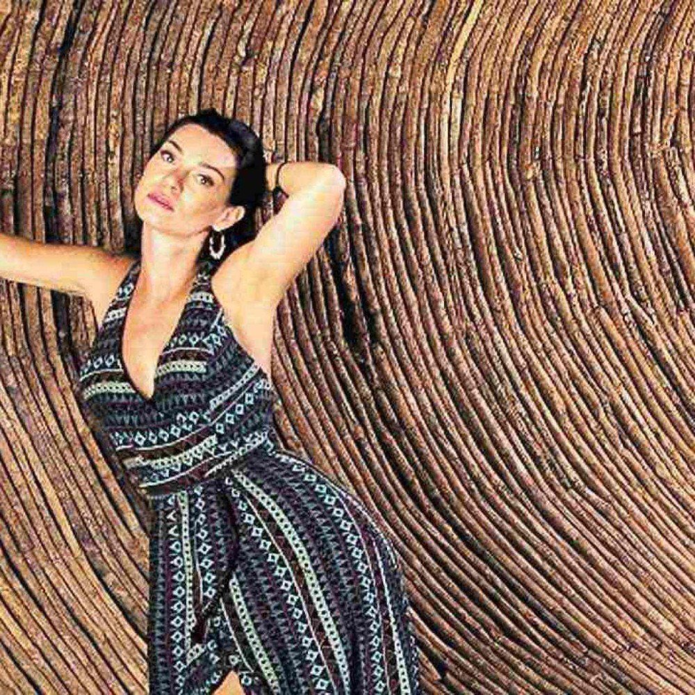 Sarah Zampier lança ficção filosófica