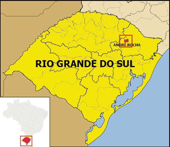 O município fica no Nordeste gaúcho e a distância para a Porto Alegre é 202,5 Km. O destaque econômico fica para o plantio de soja e criação de gado. Há também a tradição em promover grandes eventos, como rodeios e bailes. O local ganhou o nome do fundador, o juiz Manoel André Rocha 