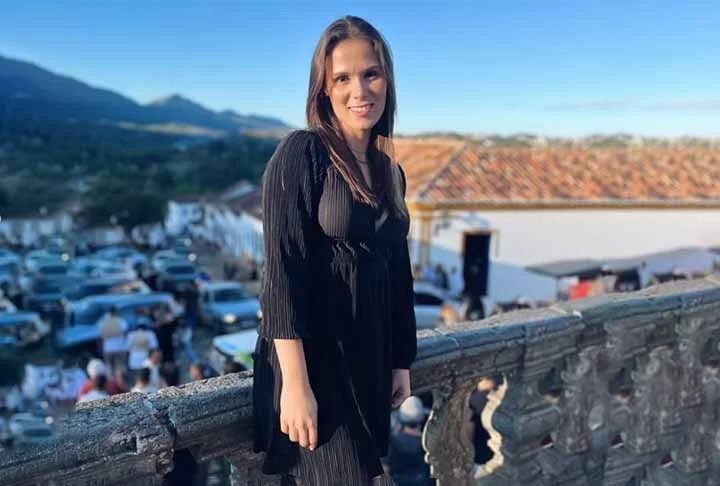 Mulher que se negou a trocar de assento conta quanto ganha com publicidade -  Instagram @jeniffercastro