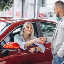 Vendas de carros usados pode bater recorde em 2024
 - DINO