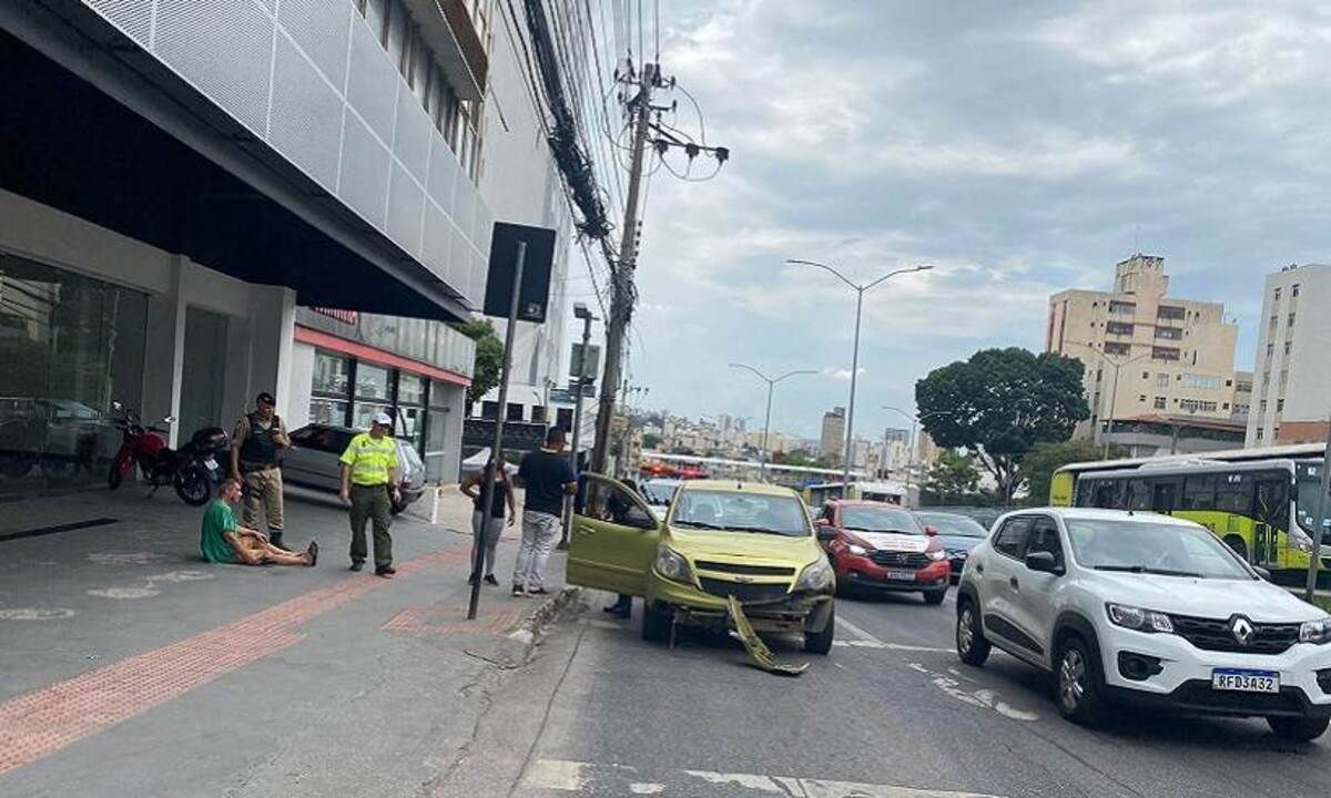 Atropelamento complica o trânsito na Avenida Cristiano Machado - Clara Mariz/EM/D. A. Press