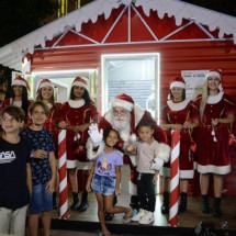 Casa do Papai Noel na Praça Sete foi inaugurada nesta terça-feira (10)

 -  (crédito: Túlio Santos/EM/D.A.Press. Brasil)