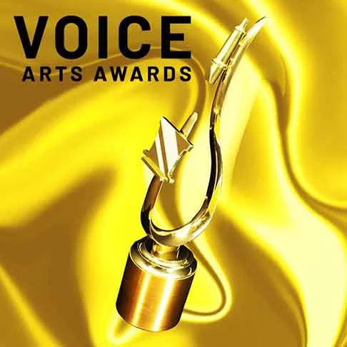 O Voice Arts Awards premia anualmente os melhores locutores, dubladores, narradores e outros profissionais da voz mundo afora.

