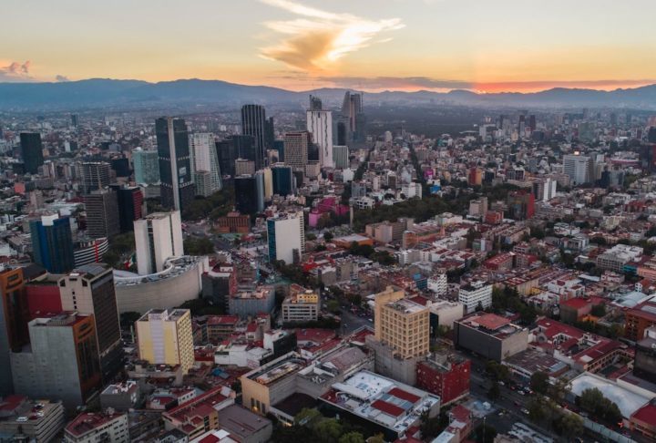 Cidade do México - classificação do ar: insalubre. 
